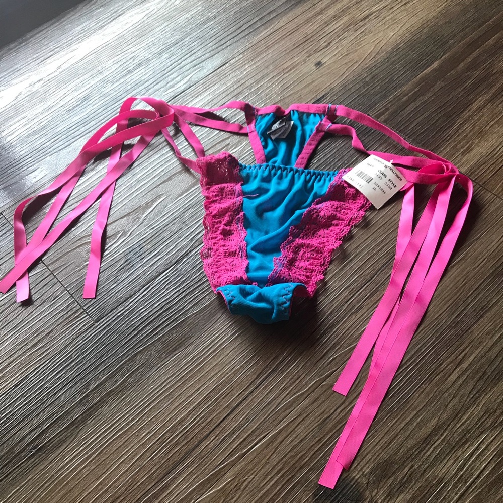Super cute NWT thong underwear